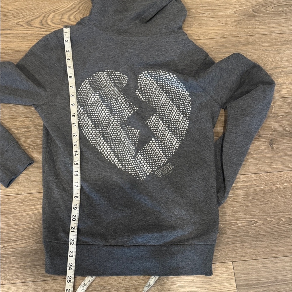 PINK Victoria's Secret Charcoal Heart Sweater - Picture 4 of 5